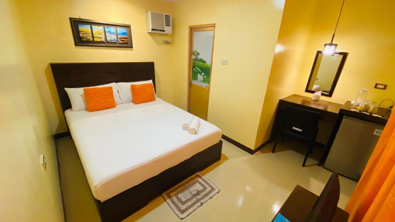 Vicente Aguirre Rooms Boracay Island エクステリア 写真